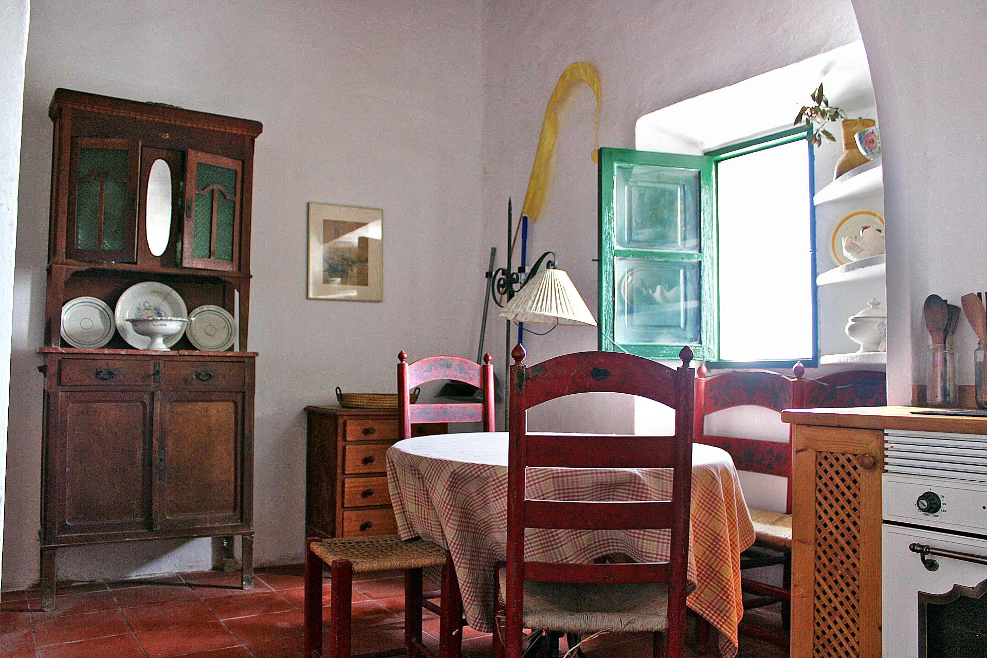 Cocina y alacena
